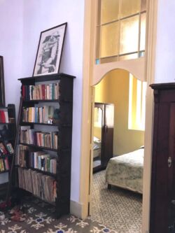 Yellow resident room (door) Yellow resident room (door)