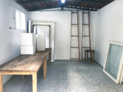 Upper shared studio (dirty) Upper shared studio (dirty)